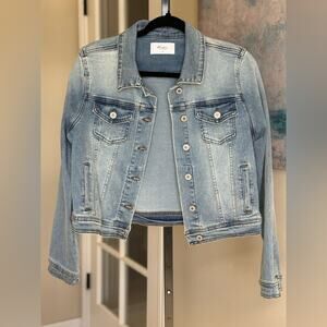 KanCan Los Angeles Light Wash Distressed Denim Jean Jacket Size Medium Stretch